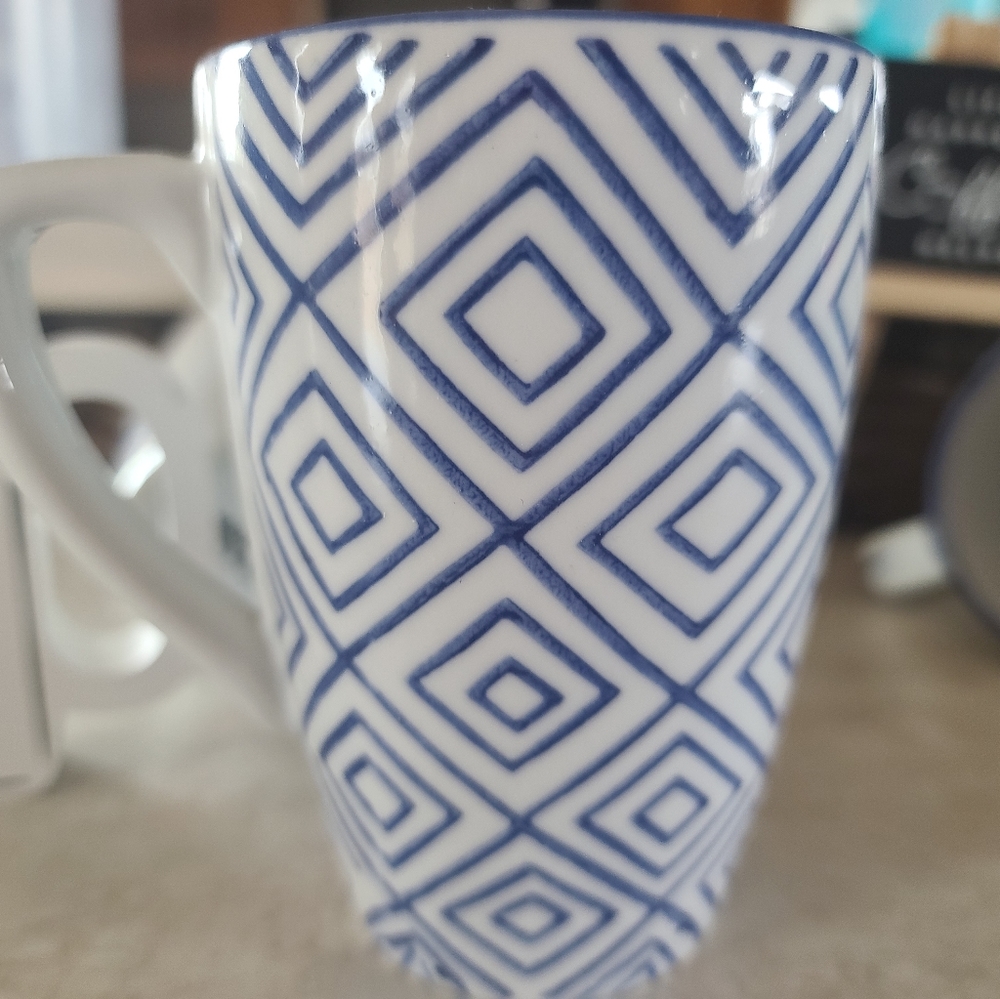 Lillian Vernon cups - Picture 7 of 9
